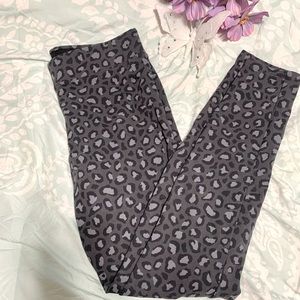 Old Navy leopard leggings 🐆